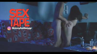 ສາວໂຮງຮຽນງາມກັບແຟນຂອງນາງ